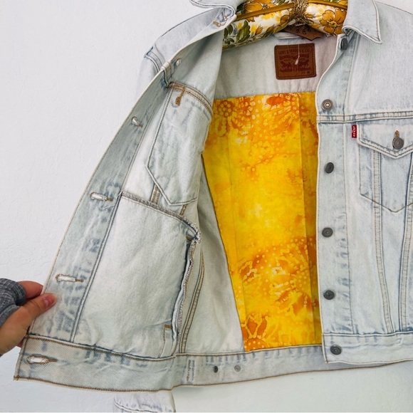 Custom Made Levi’s Recycled Rainbow PRIDE Upcycled Button Jacket Medium - Picture 13 of 16